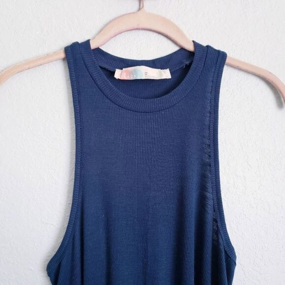 Free People - Picture 4 of 6